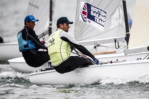 Após vitória no sábado de Martine Grael e Kahena Kunze na classe 49er FX, velejador sobe no topo do pódio da classe Finn, neste domingo, dia 29 / Foto: Jesus Renedo/ Sailing Energy/ World Sailing Após vitória no sábado de Martine Grael e Kahena Kunze na classe 49er FX, velejador sobe no topo do pódio da classe Finn, neste domingo, dia 29 / Foto: Jesus Renedo/ Sailing Energy/ World Sailing